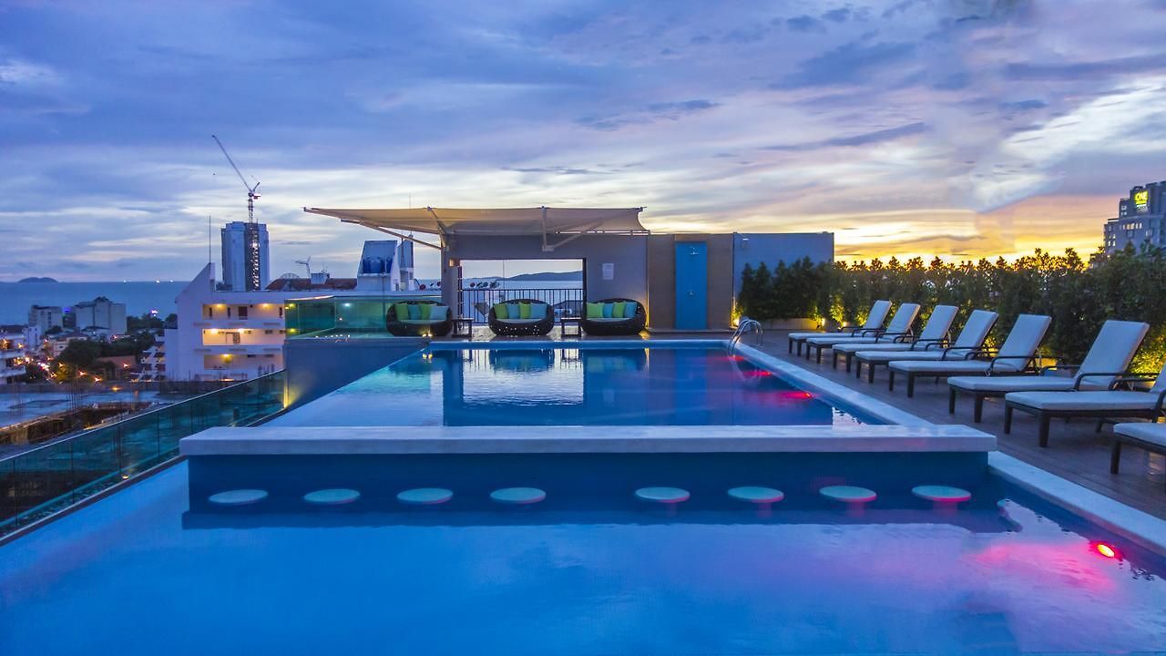 โรงแรม Unique Regency 4*