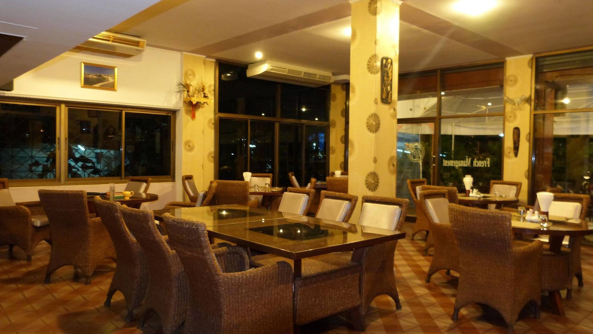 โรงแรม Fnb 2*