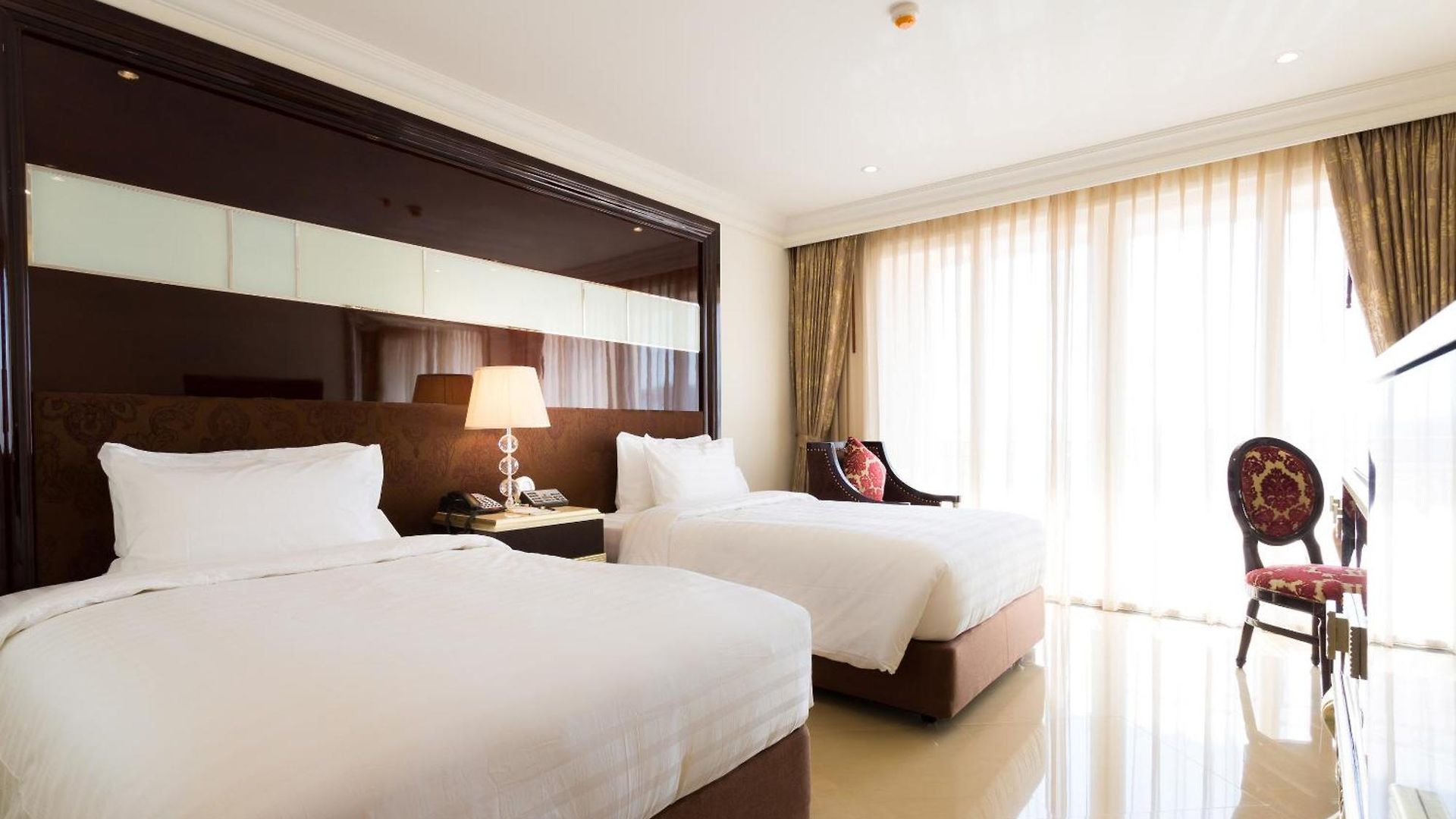 Lk President โรงแรม