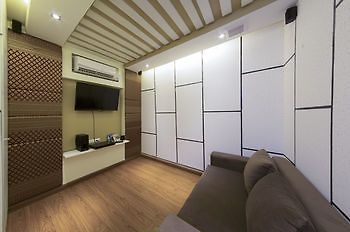 โรงแรม ฮามิลตัน แกรนด์ เรสซิเดนซ์ *
