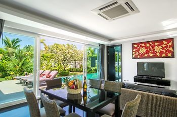 โรงแรม In