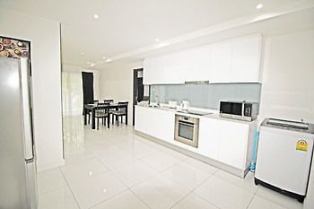 โรงแรม The Place Pratumnak By Sunny