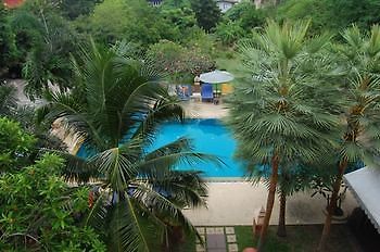 โรงแรม Sirikarn & Luxury
