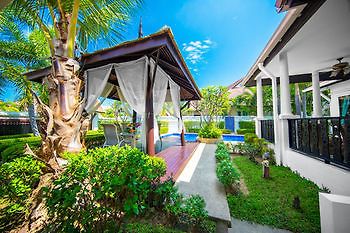 Green Pool Hotel