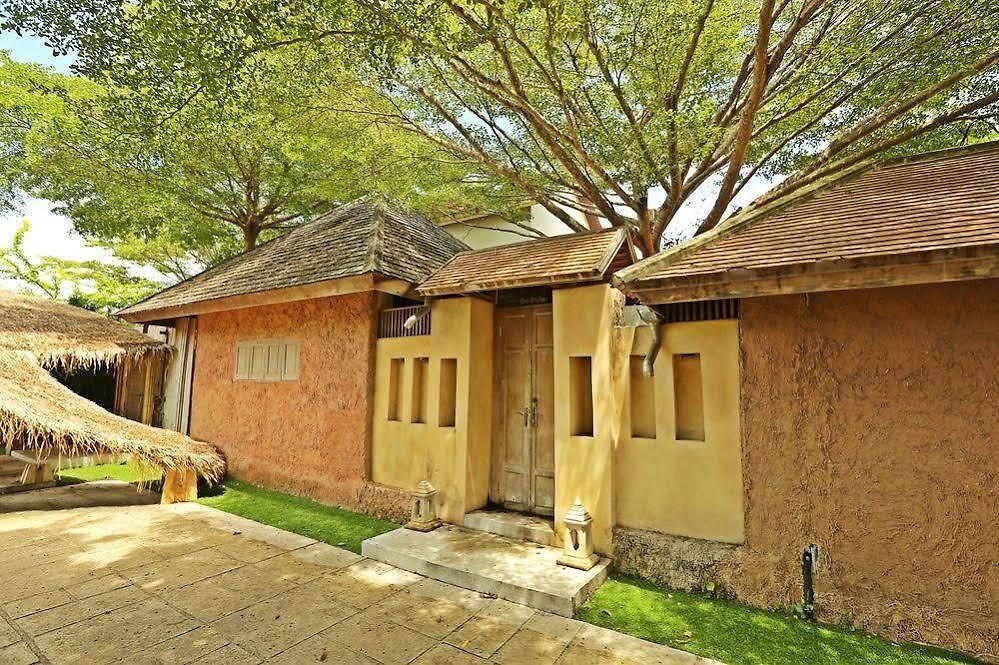 โรงแรม ชิค ชิลล์ แอท เอราวาณา พูล วิลลา พัทยา 4*