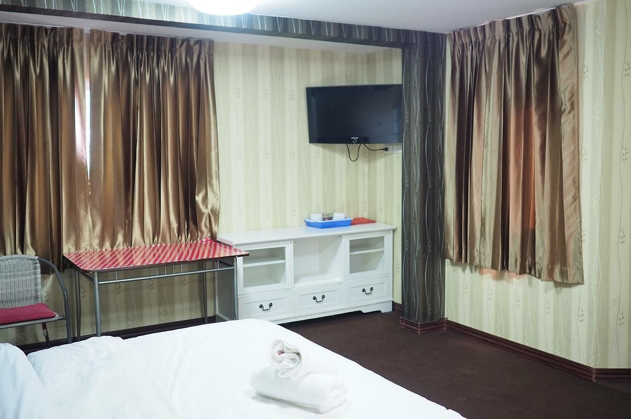 โรงแรม Hari Om Delhi Darbar 3*