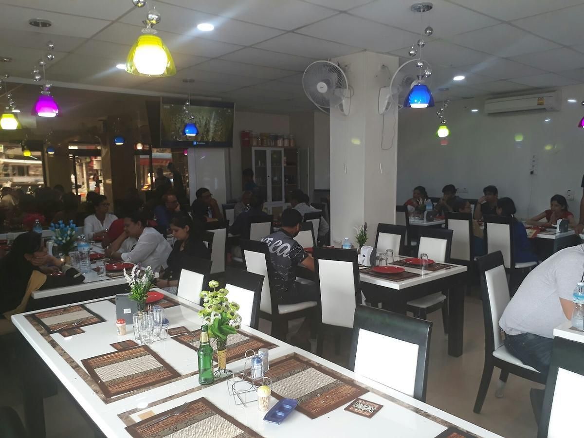 Hari Om Delhi Darbar โรงแรม 3*