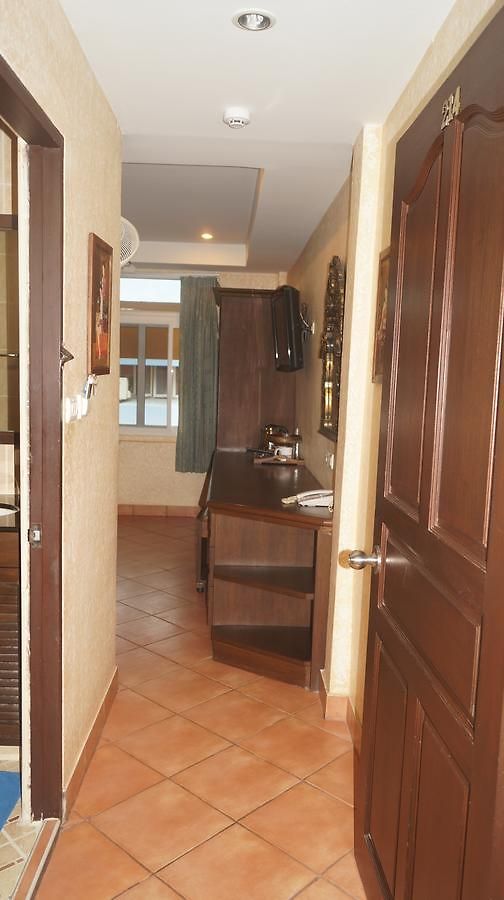 โรงแรม Queen Victoria 2*