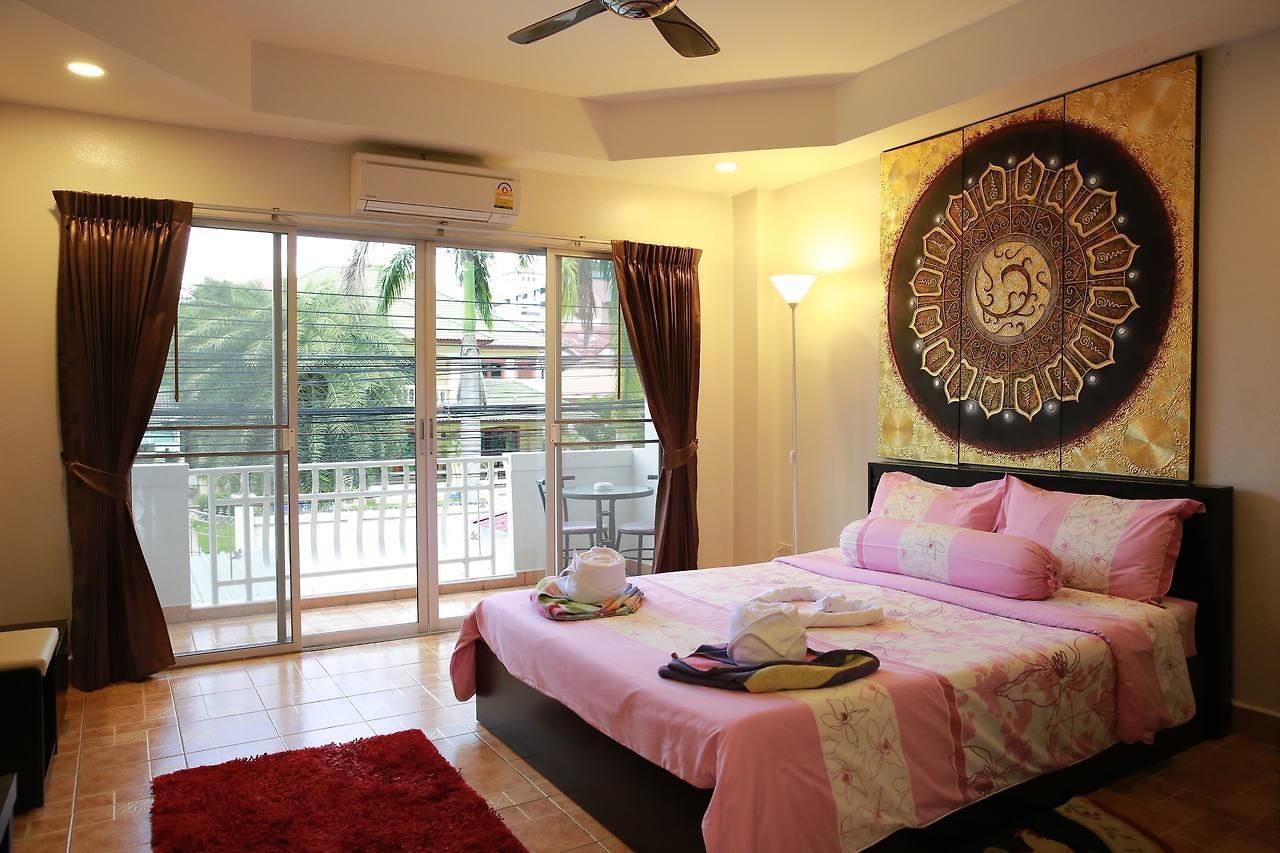 โรงแรม Victoria's Place And Restaurant Pattaya