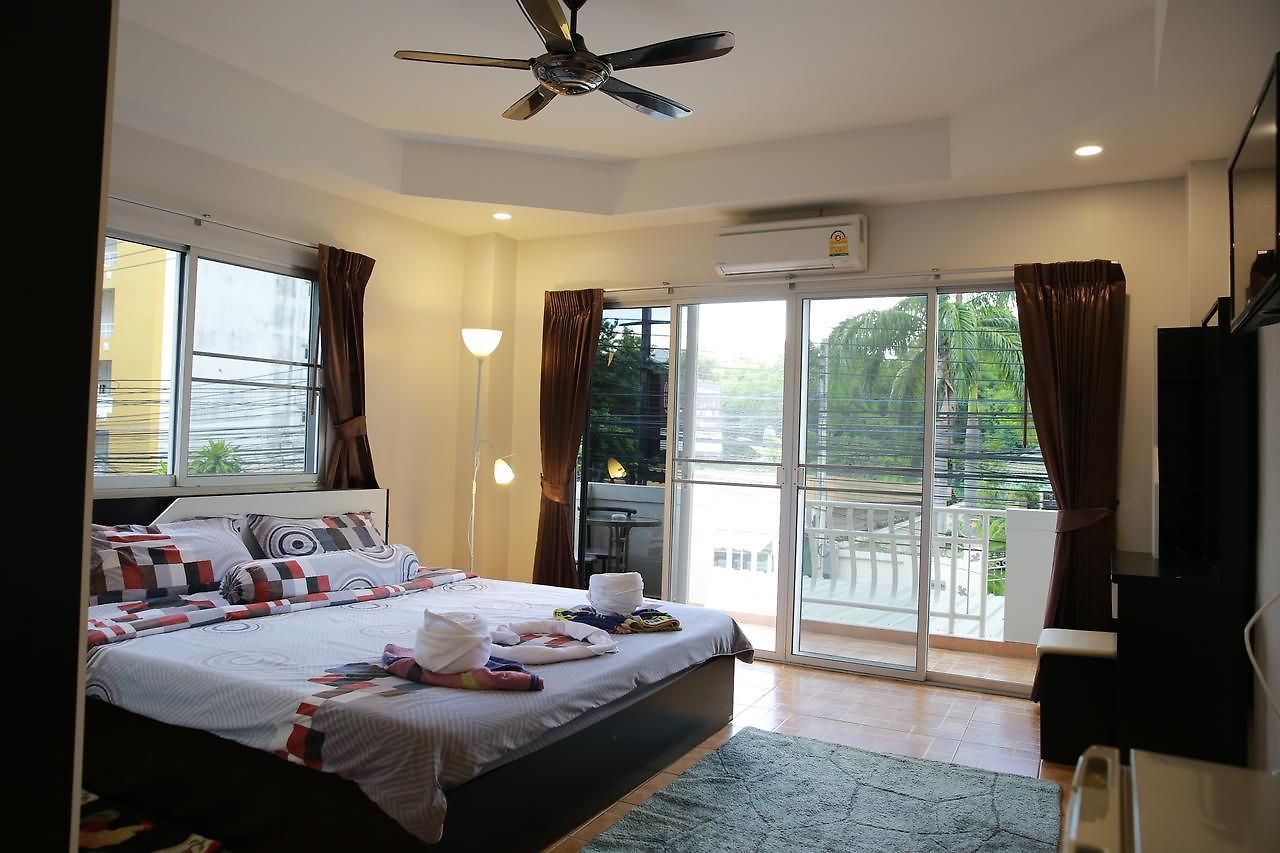 Victoria's Place And Restaurant โรงแรม