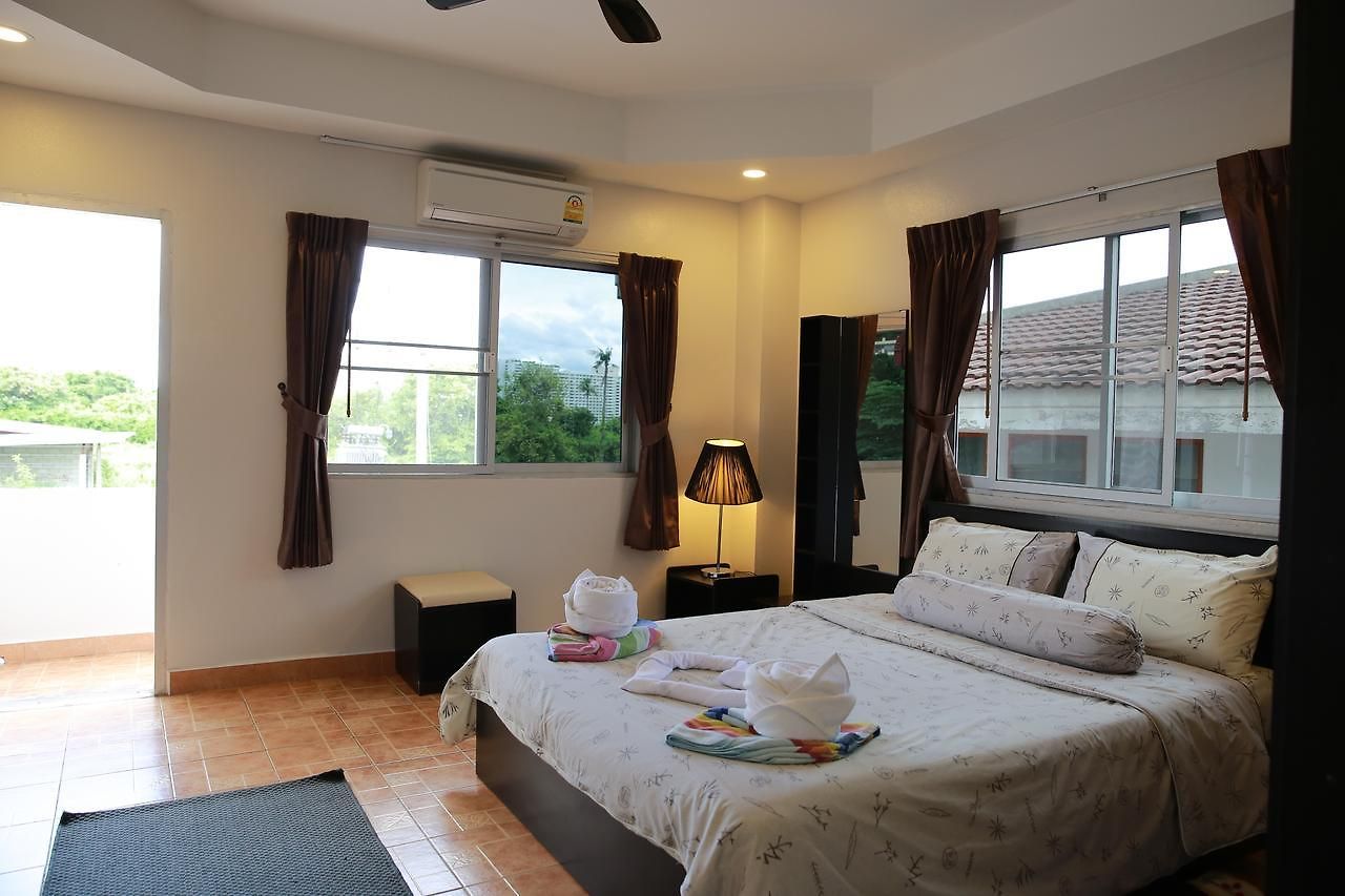 โรงแรม Victoria's Place And Restaurant Pattaya