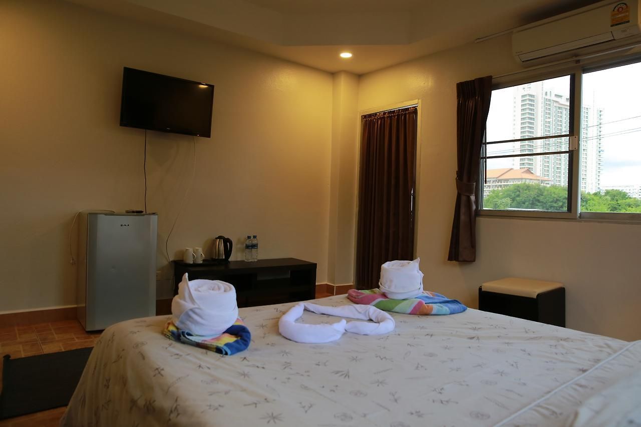 Victoria's Place And Restaurant โรงแรม