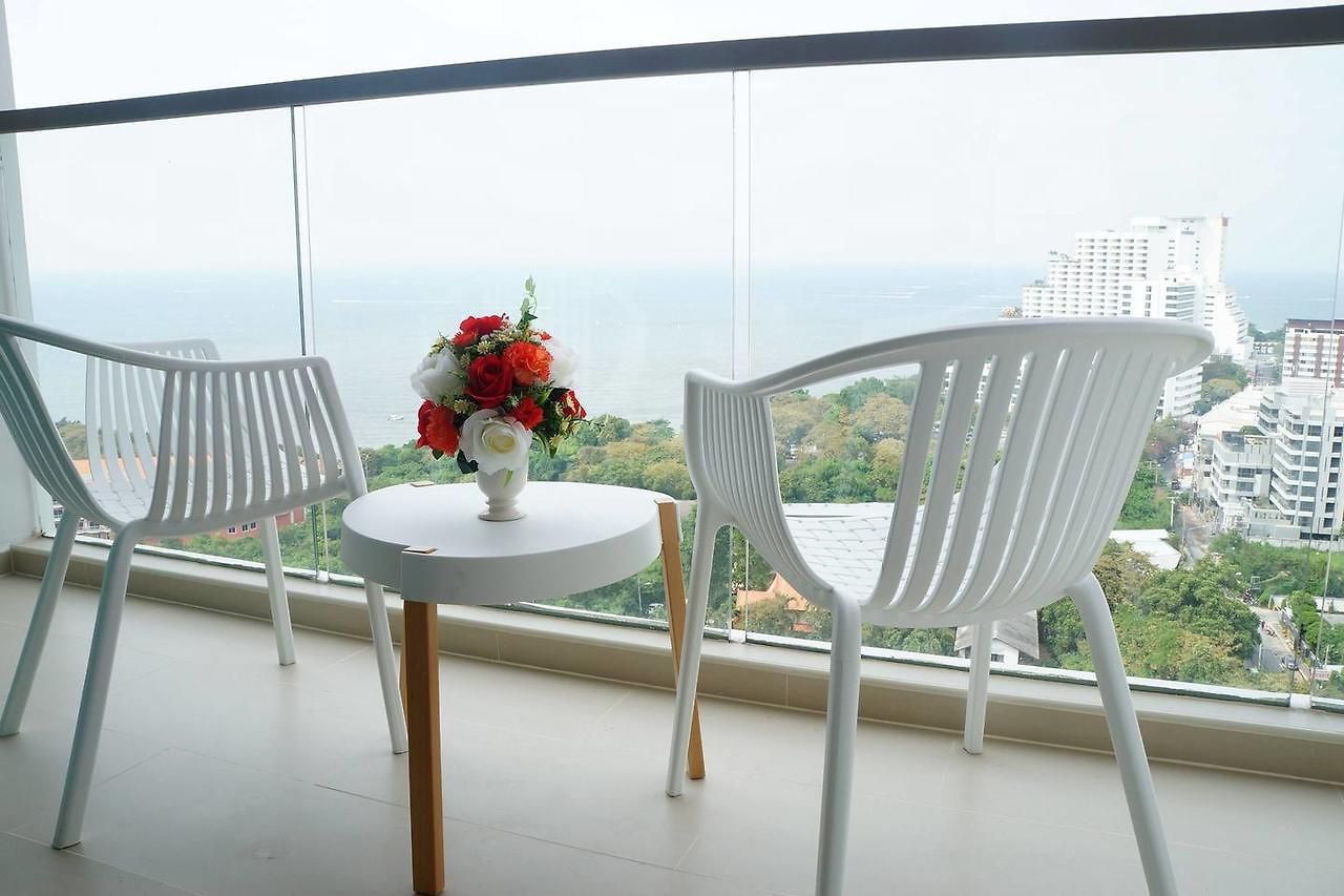 The Peak Towers - Luxury High Floor Ocean View - 2 Pools & Gym * Pattaya