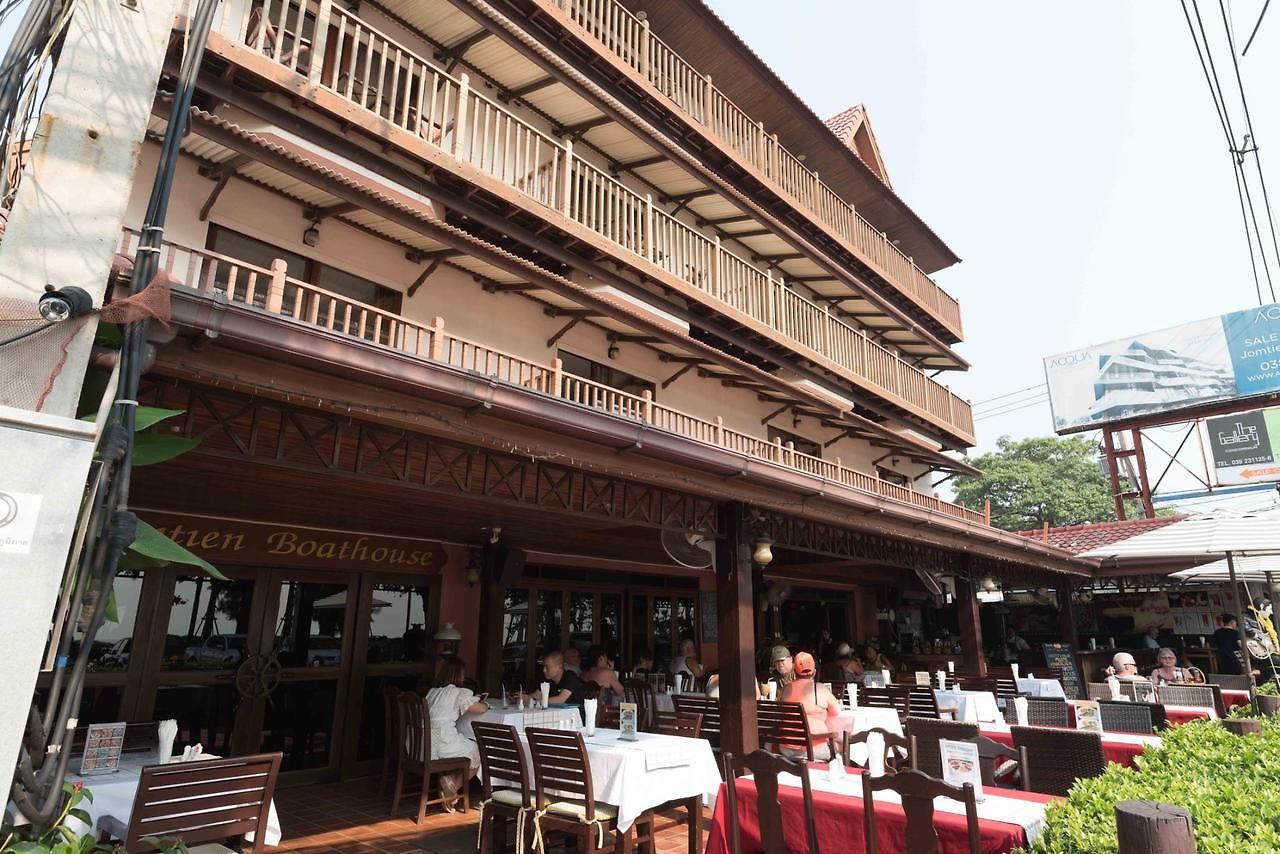 จอมเทียนโบ๊ทเฮ้าส์ 3* Pattaya