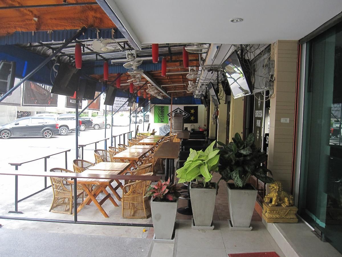 โรงแรม Borussia Park & Restaurant Pattaya