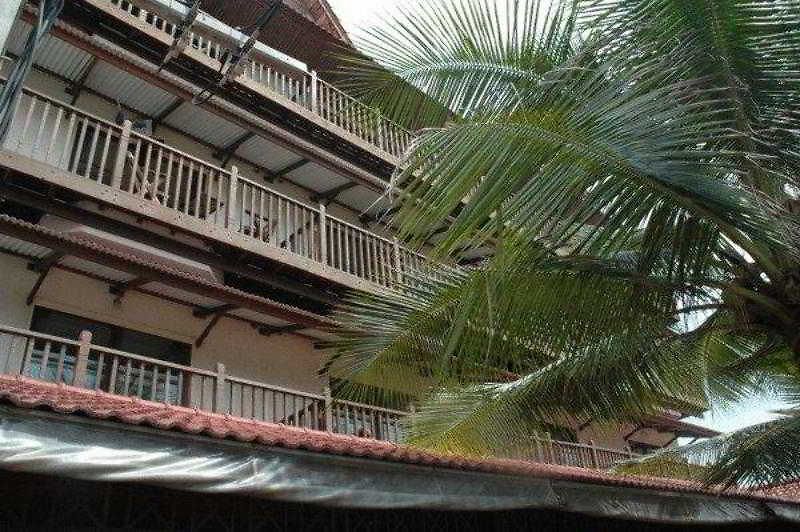 โรงแรม จอมเทียนโบ๊ทเฮ้าส์