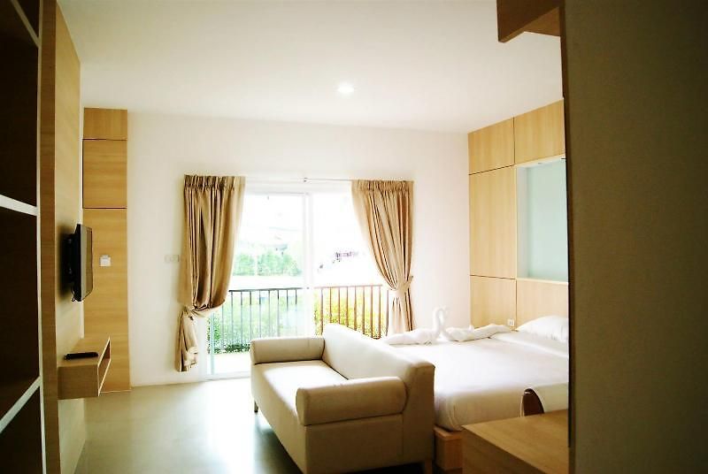 โรงแรม Fx