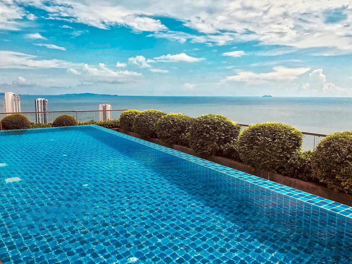 The Peak Towers - Luxury High Floor Ocean View - 2 Pools & Gym * Pattaya