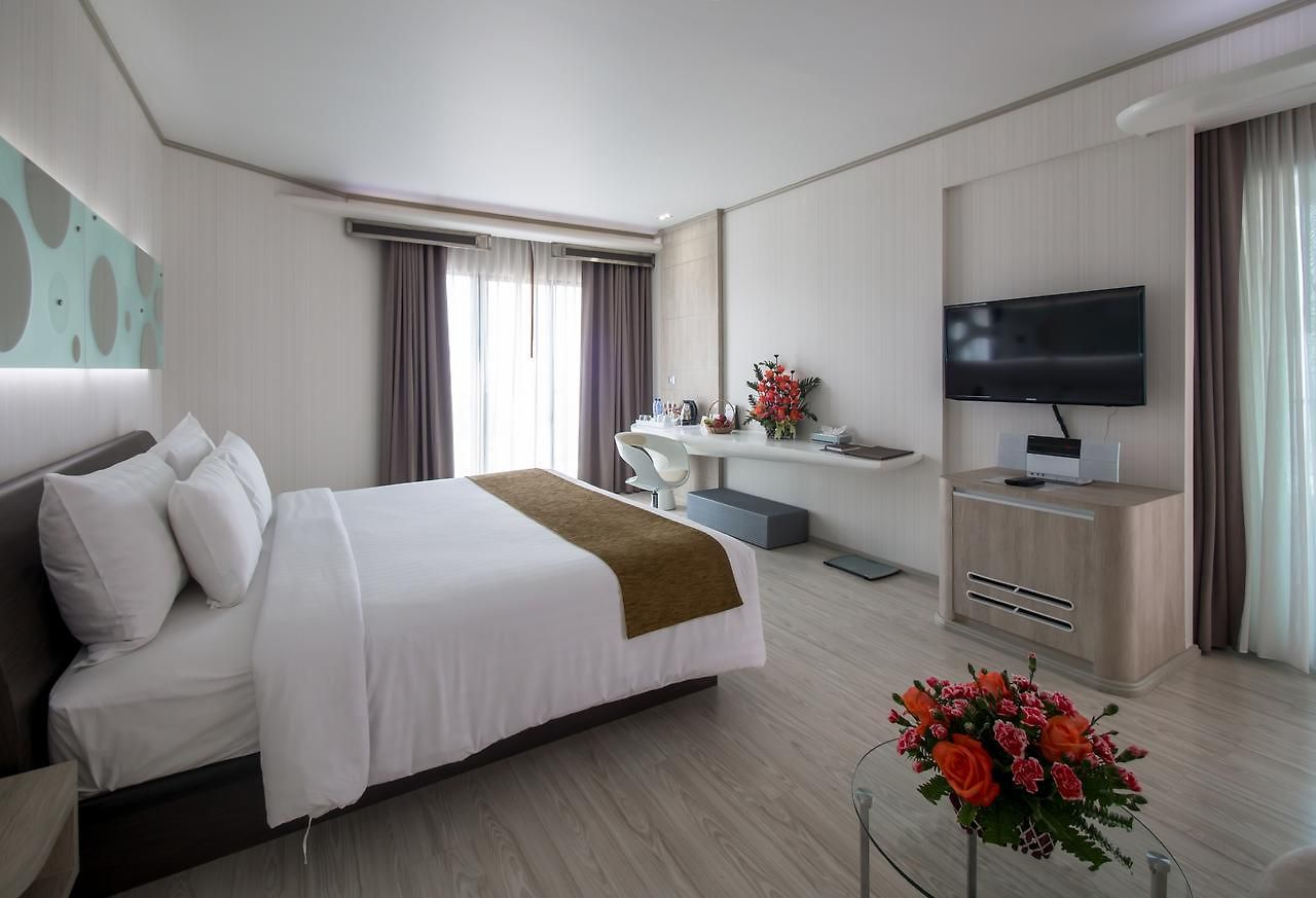 Discovery โรงแรม 4*