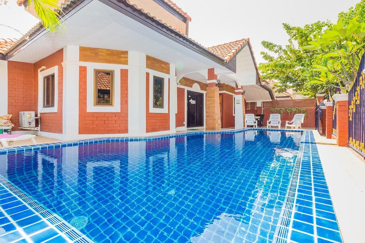 Garden - House Walking Street 4 Bedrooms วิลล่า