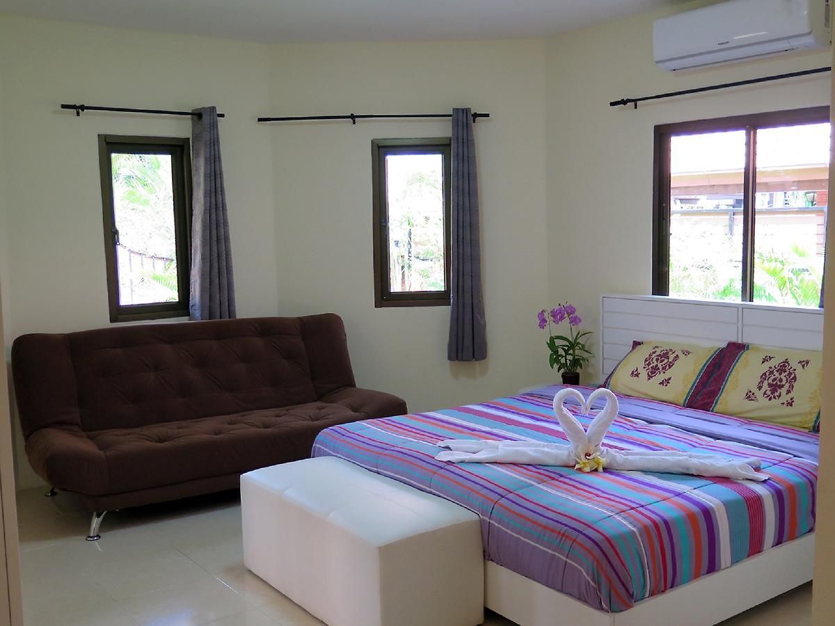 Garden - House Walking Street 4 Bedrooms วิลล่า