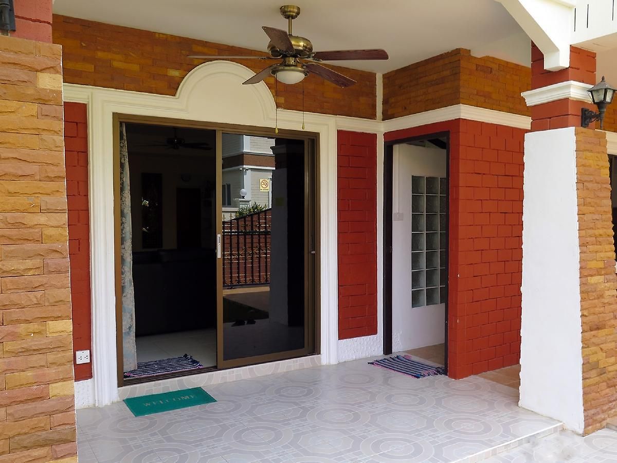 วิลล่า Garden - House Walking Street 4 Bedrooms Pattaya