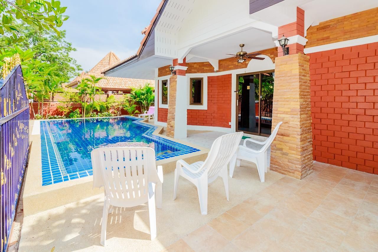 Garden - House Walking Street 4 Bedrooms * Pattaya