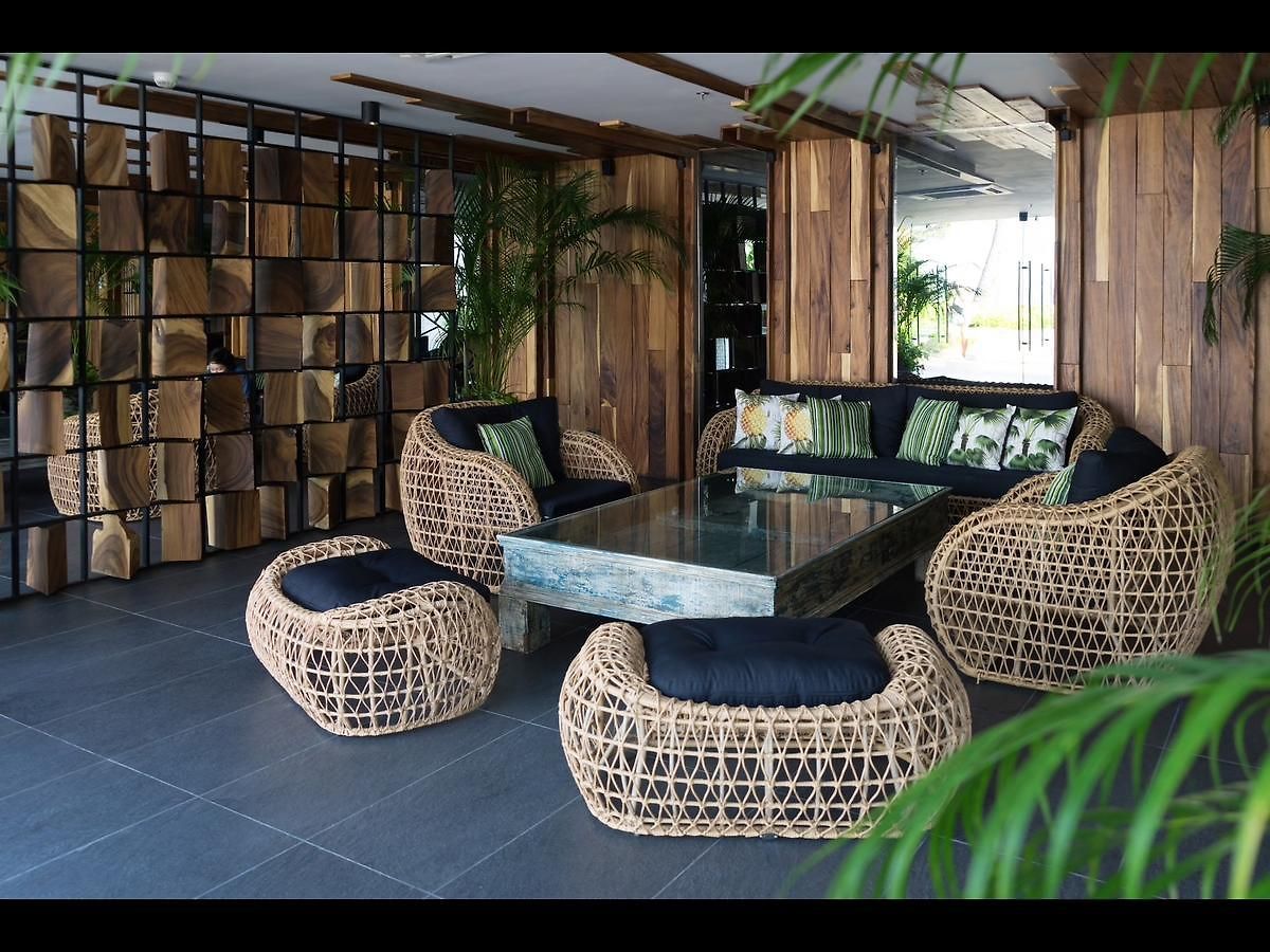 The Palm Front
