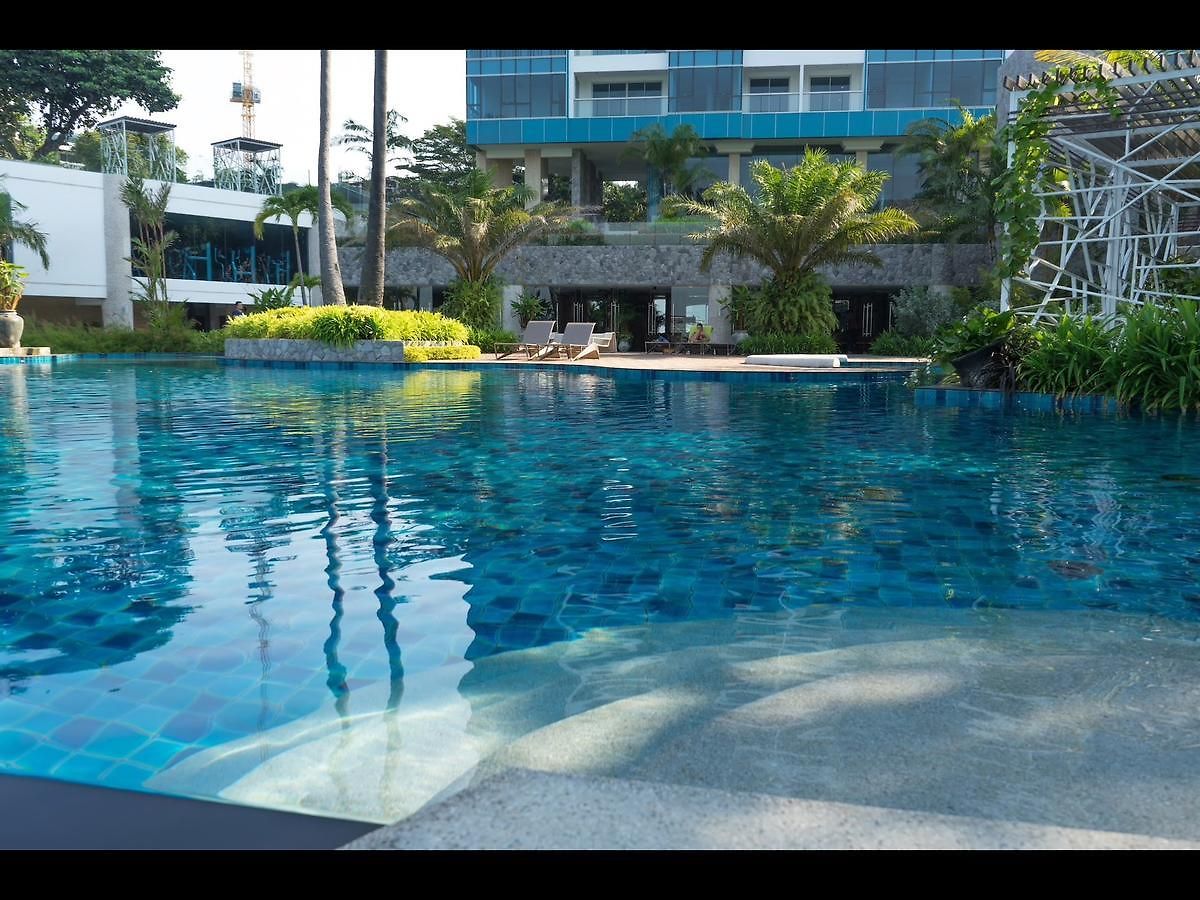 อพาร์ทเม้น The Palm Front *