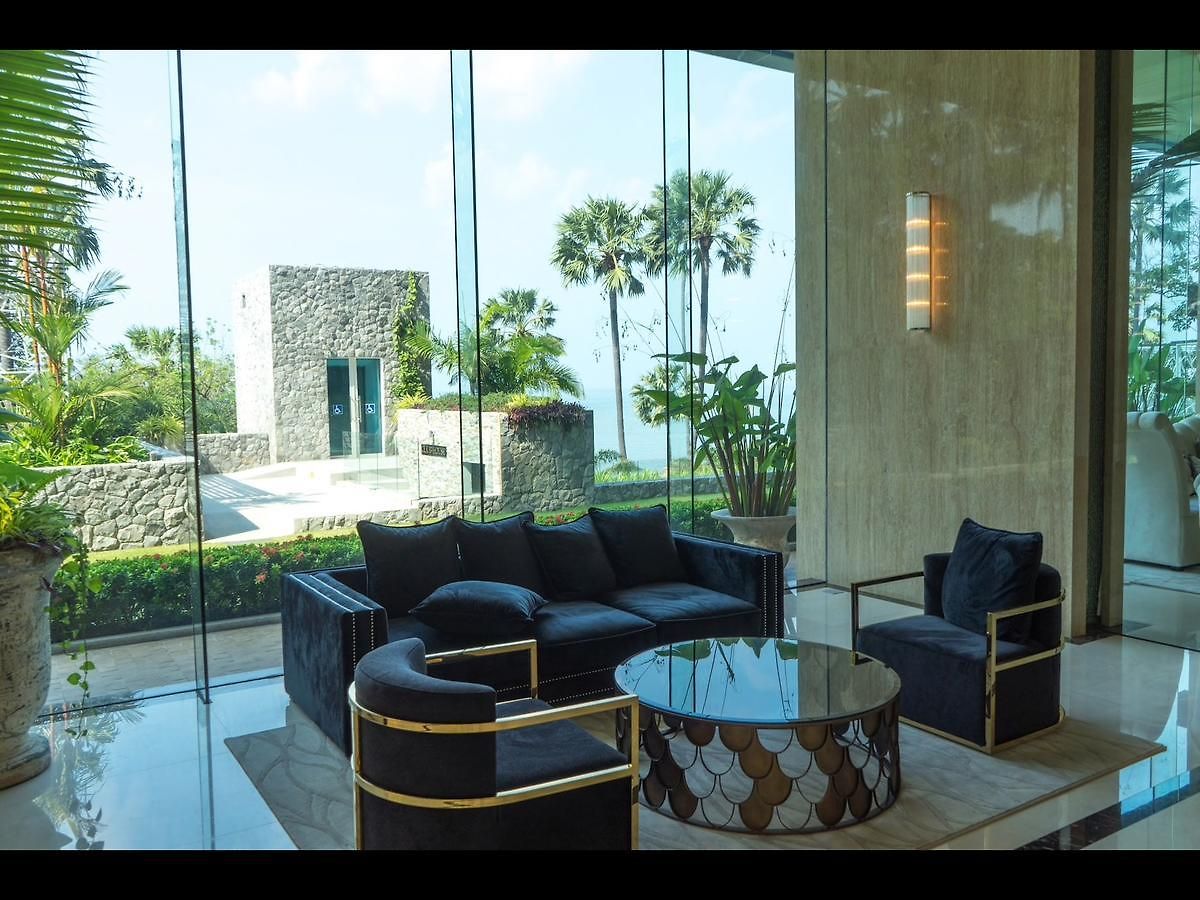 อพาร์ทเม้น The Palm Front Pattaya