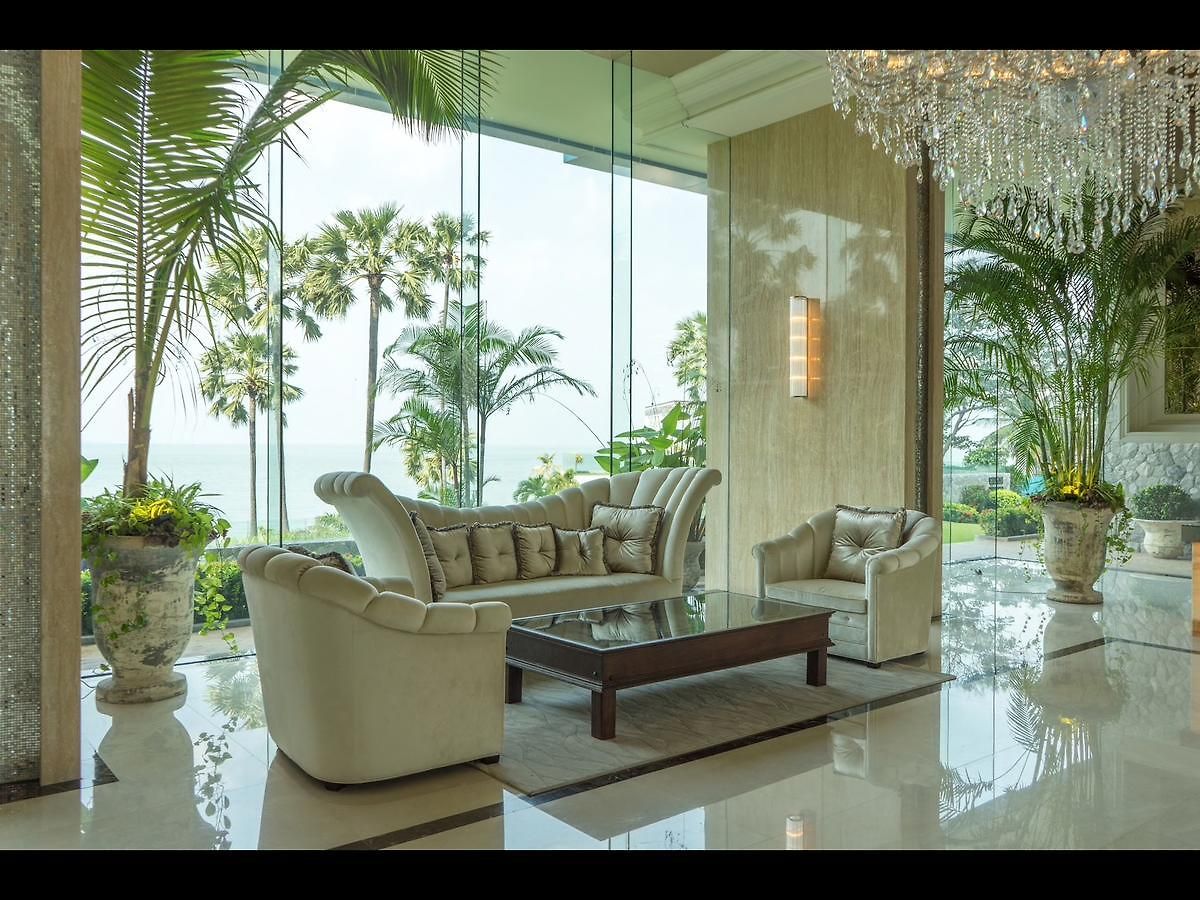 อพาร์ทเม้น The Palm Front Pattaya