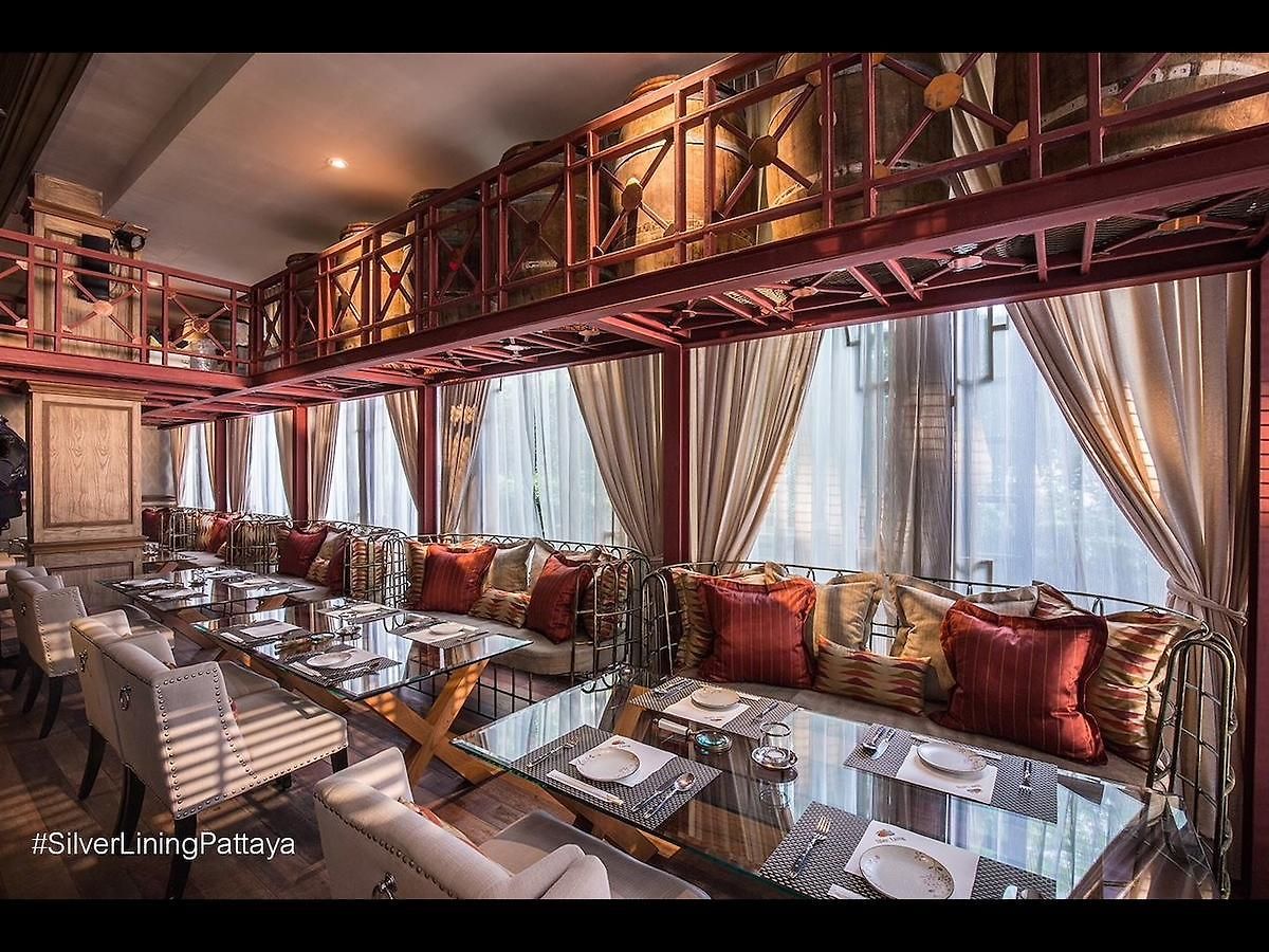 อพาร์ทเม้น The Palm Front Pattaya