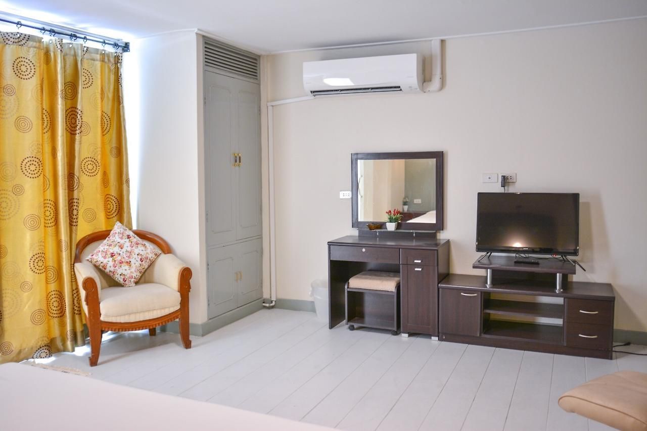 โรงแรม Wong Amat House 2*