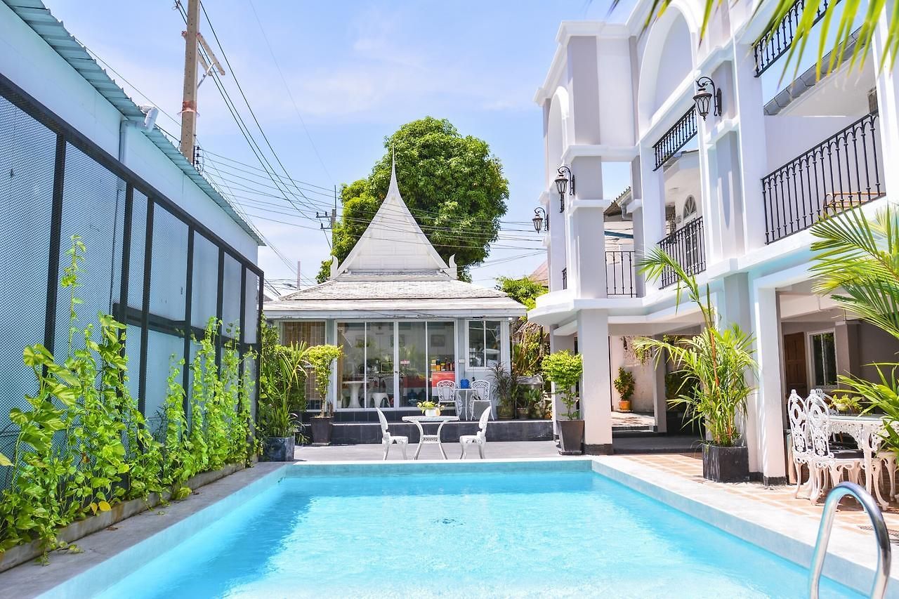 โรงแรม Wong Amat House 2*