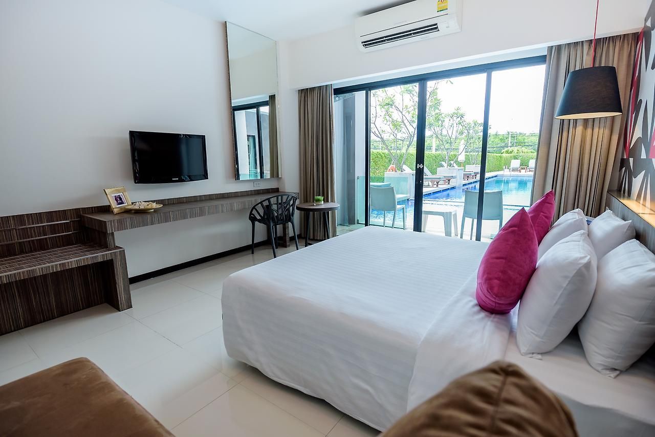 โรงแรม J 4*
