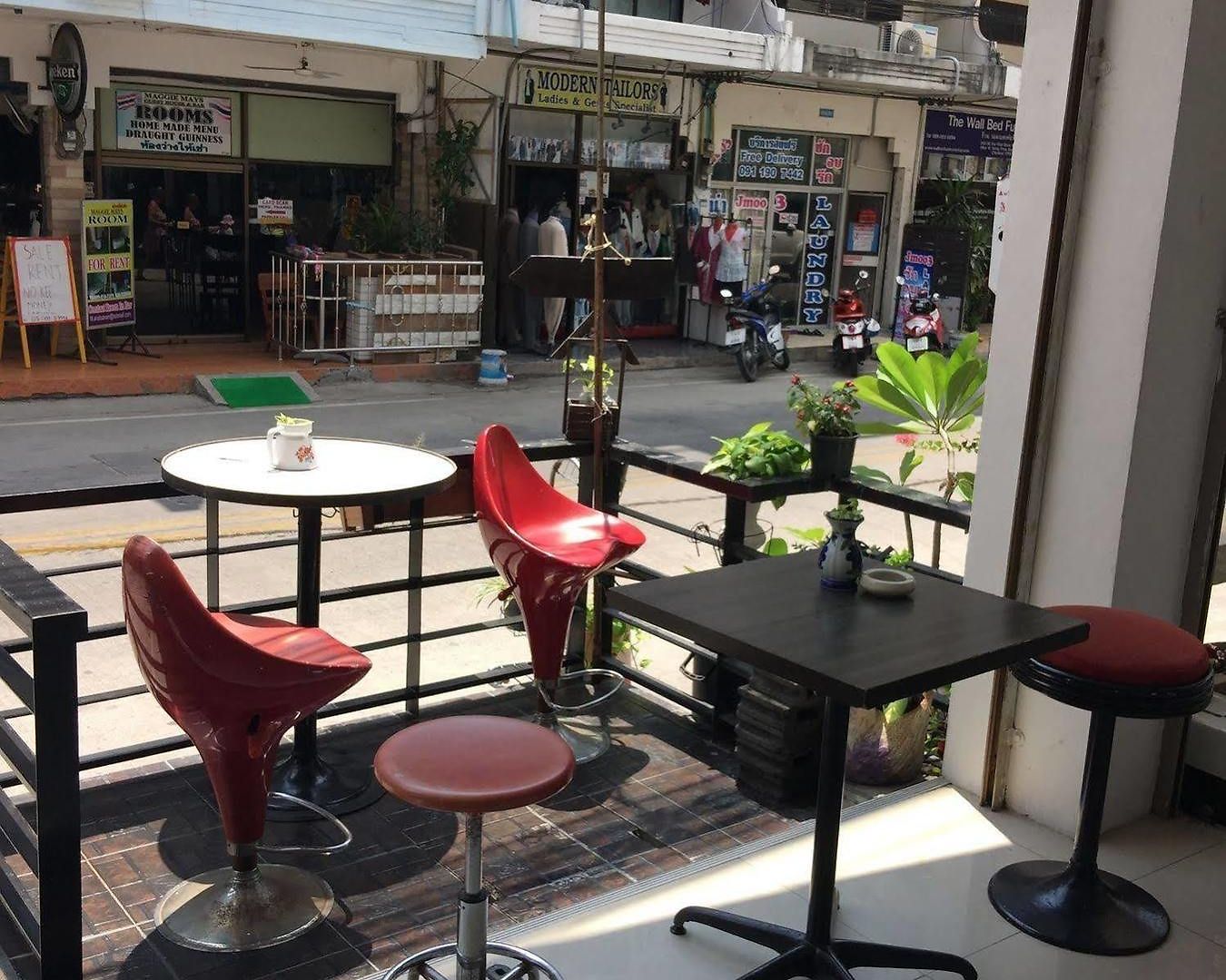 Lighthouse โรงแรม 2*