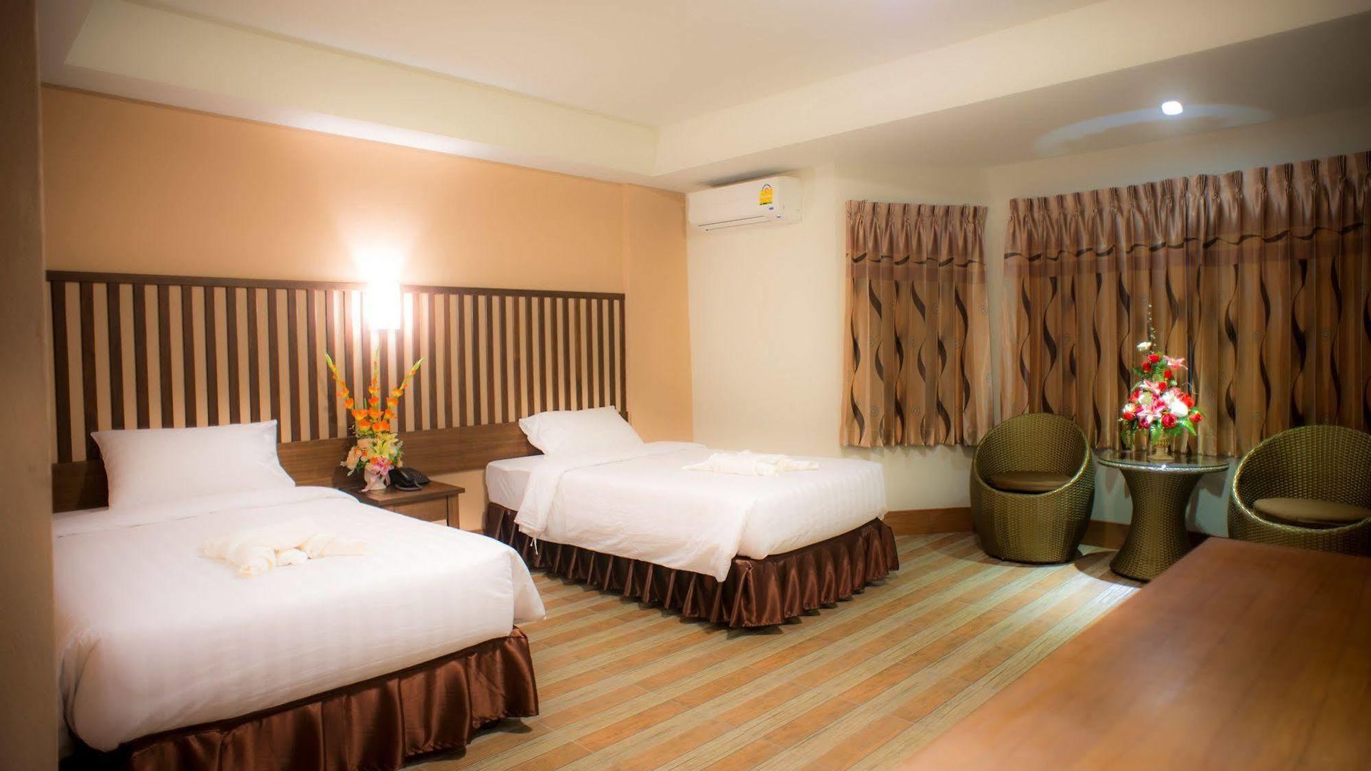 โรงแรม Oyo 120 Ja Siam Near Bangkok Hospital 2*