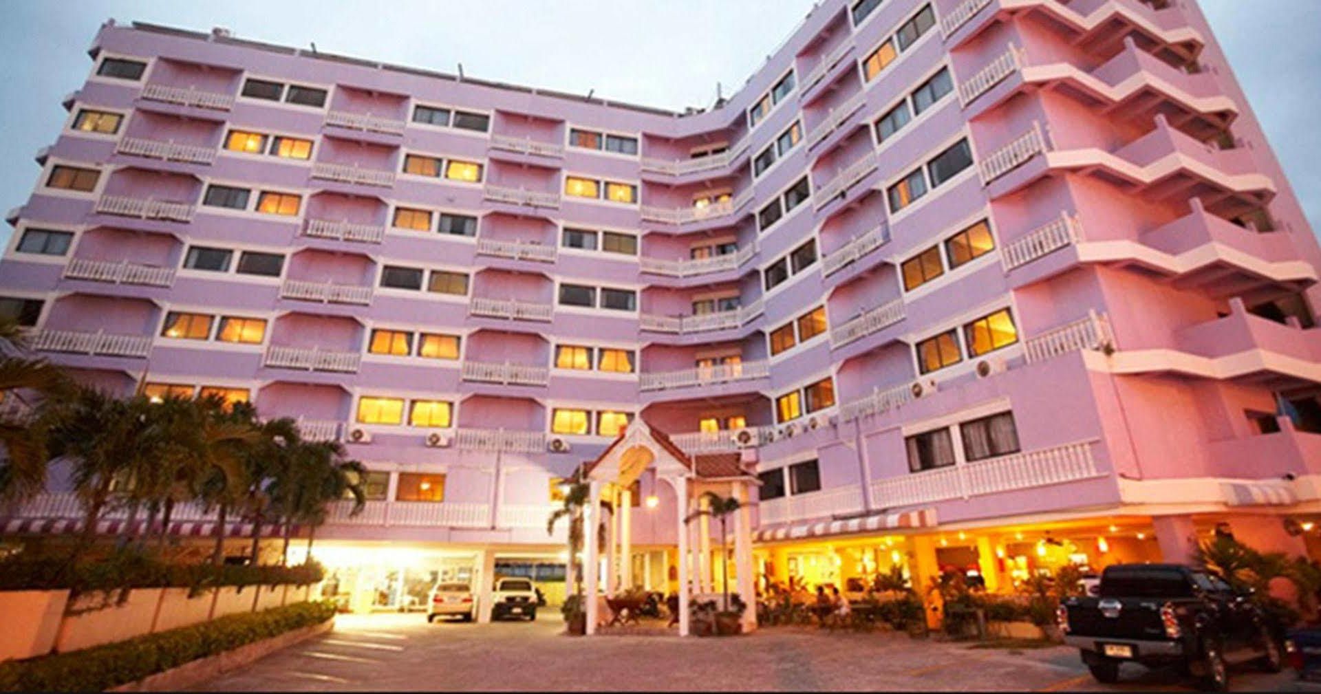 โรงแรม โรงแรมสวัสดีสยาม 3*