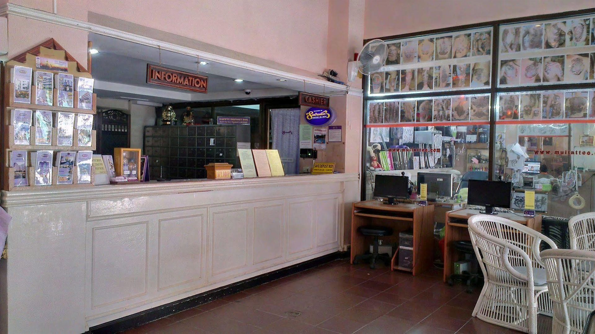 Sawasdee Sunshine โรงแรม 2*