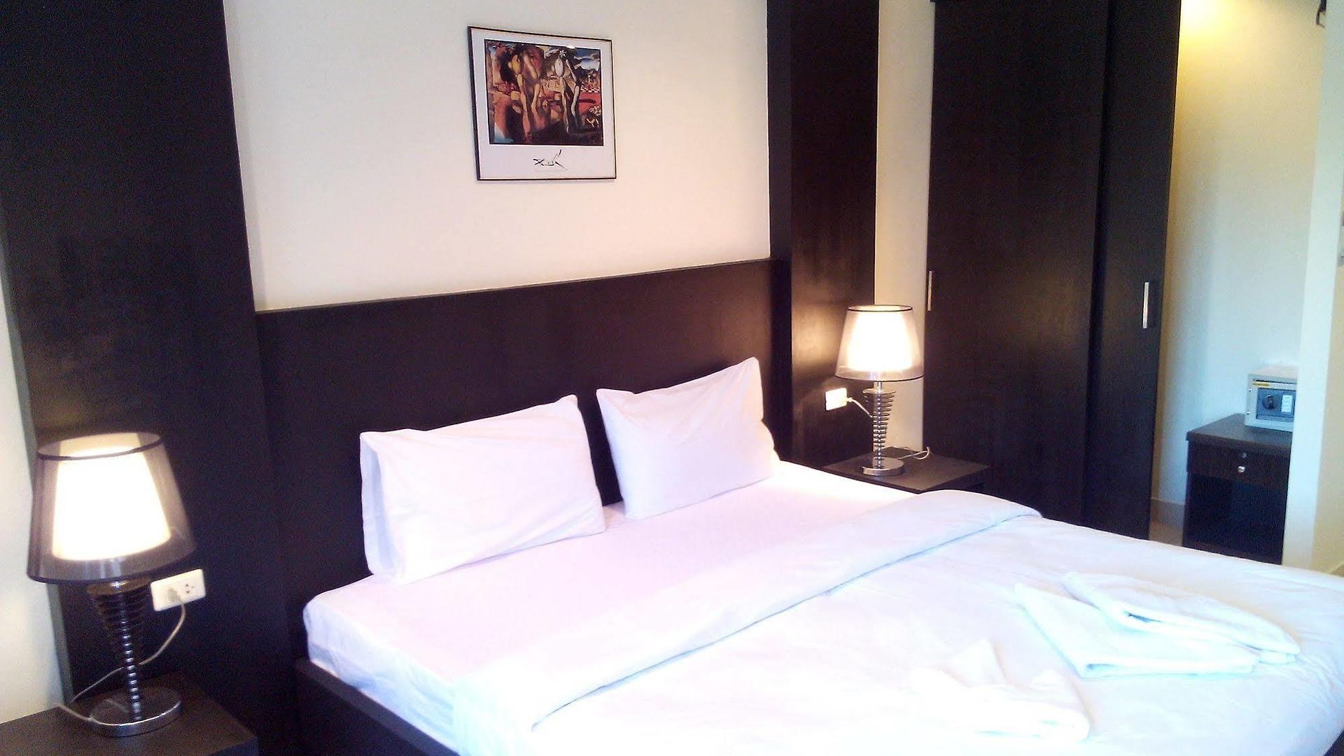โรงแรม Mplace 2*