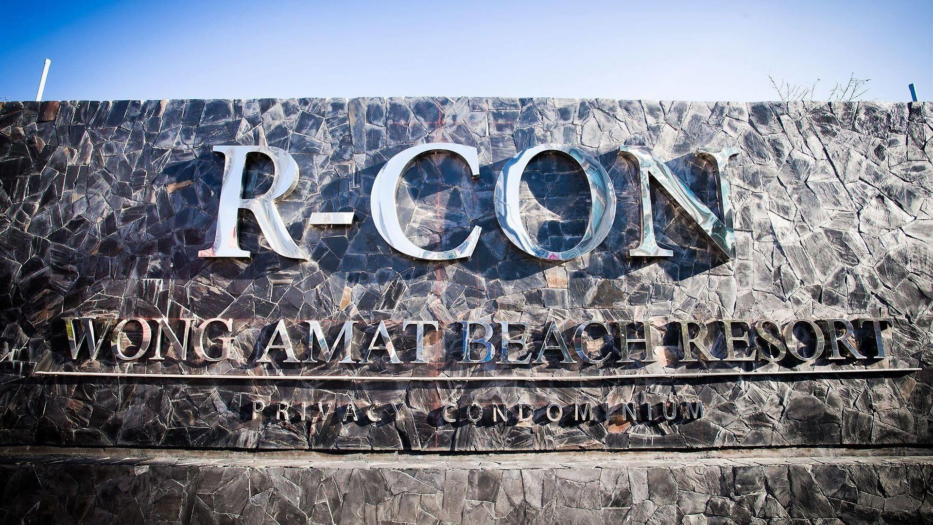 โรงแรม R-con Wongamat