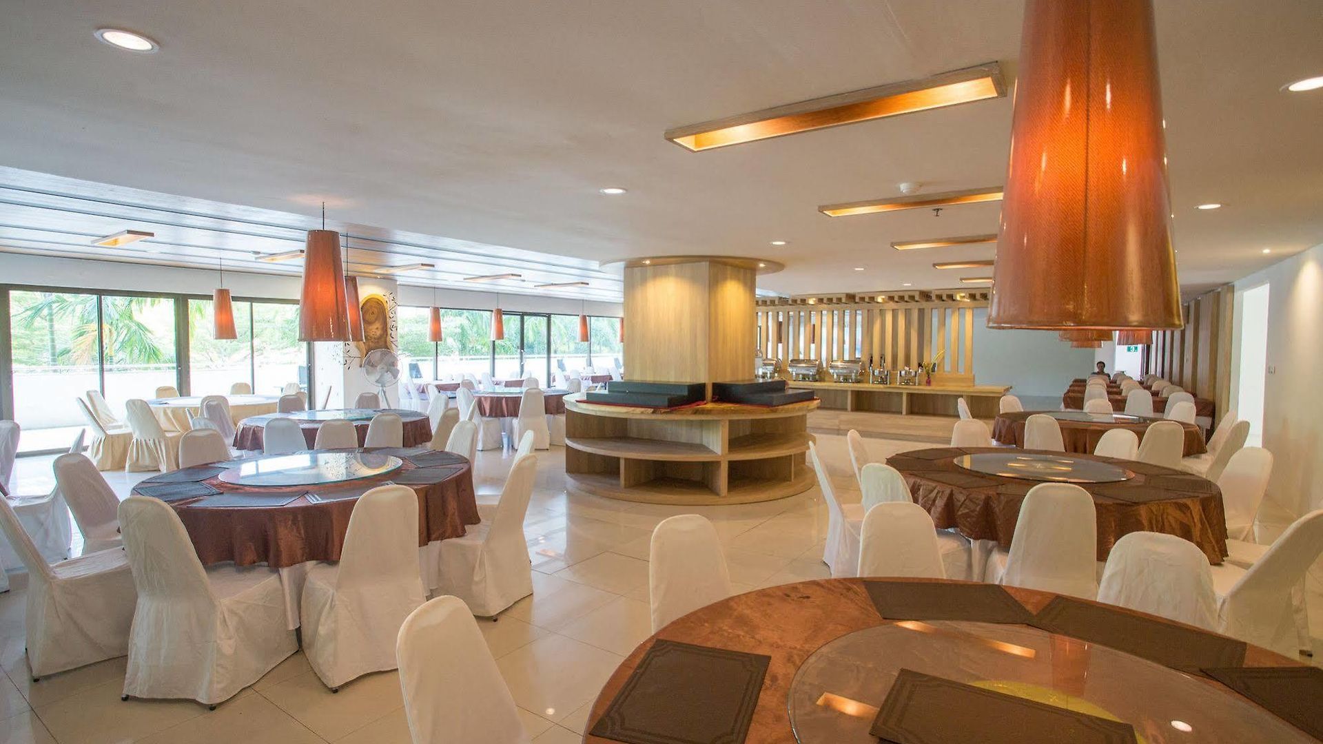 โรงแรม R-con Wongamat 4*