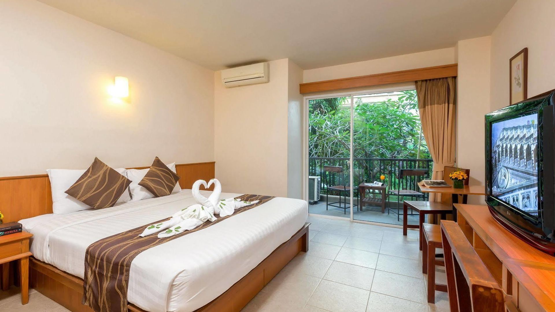 Authong โรงแรม