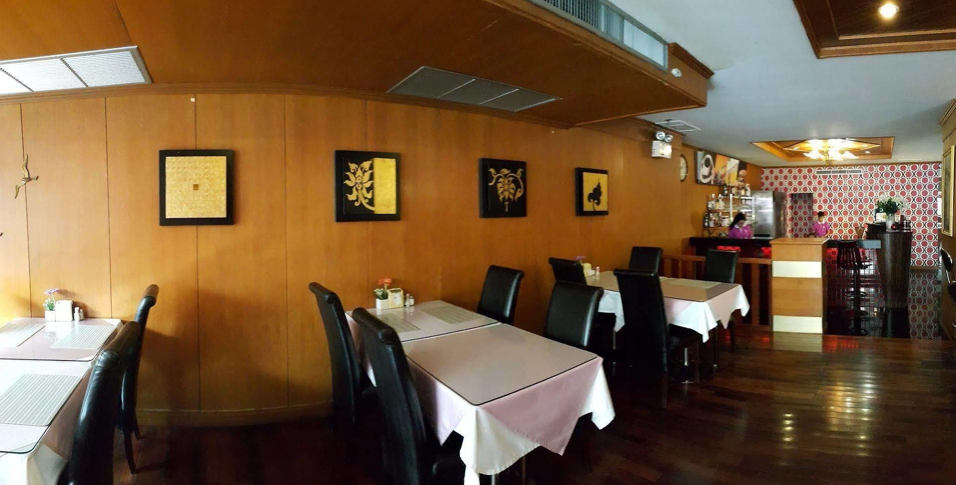 โรงแรม Dynasty