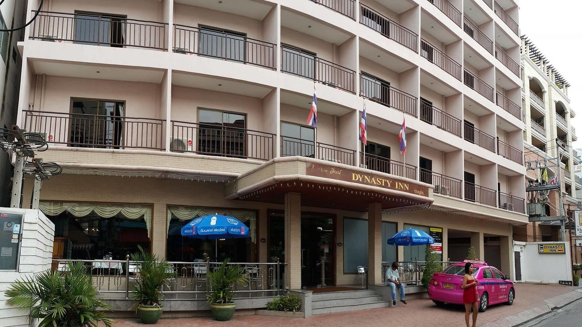 Dynasty โรงแรม 3*