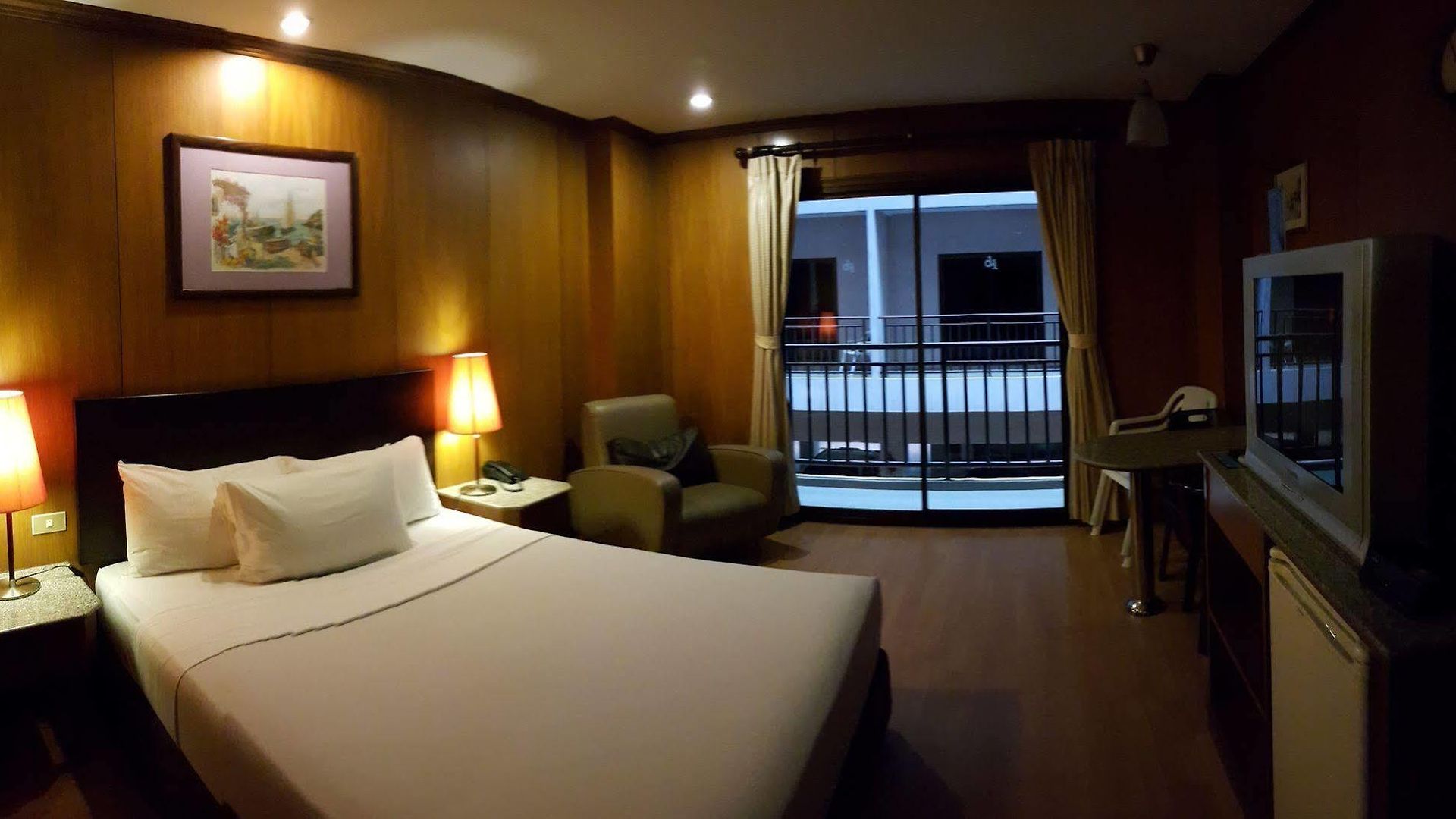 โรงแรม Dynasty