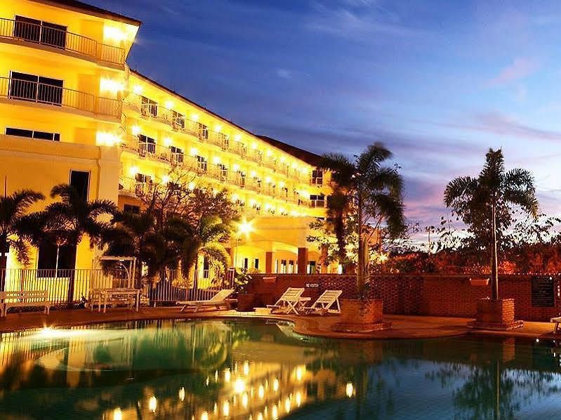 โรงแรม Cross Pratamnak Pattaya