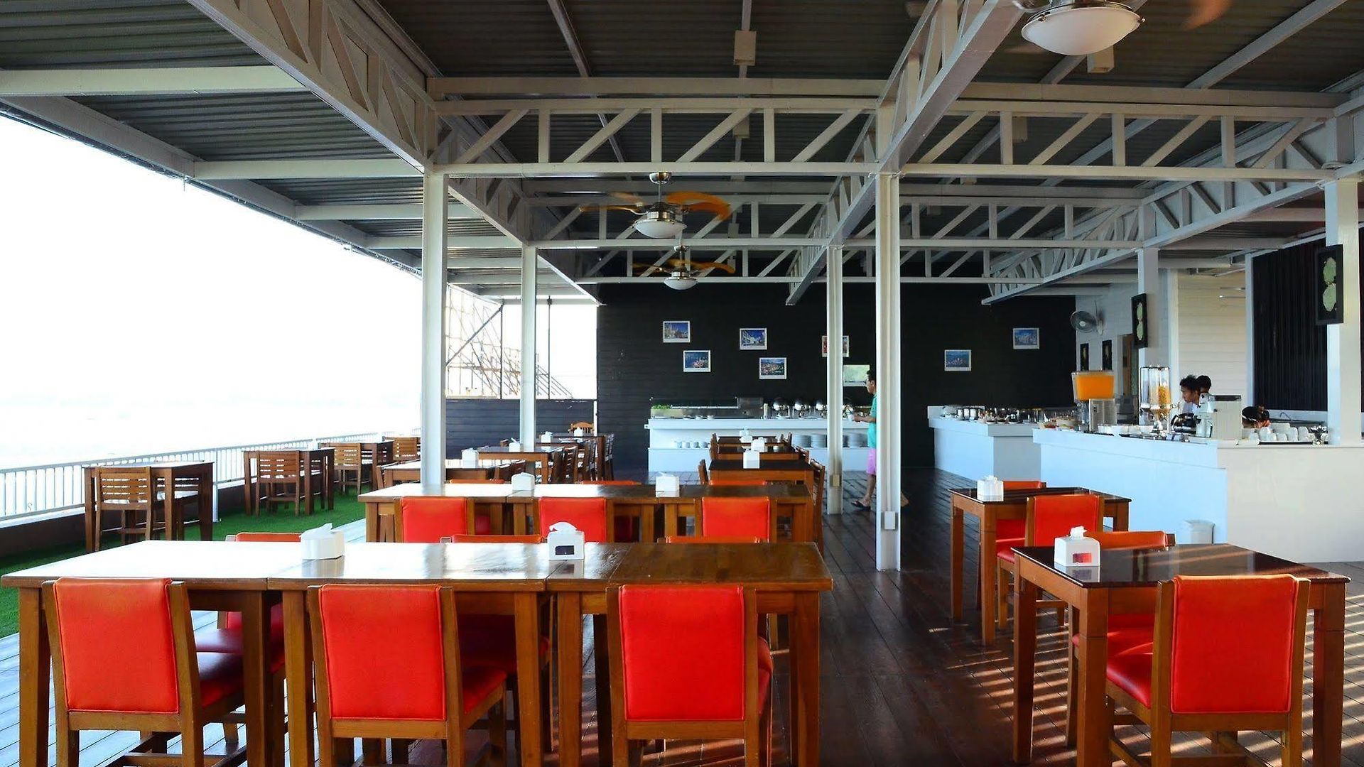 โรงแรม เบย์วอลค์ เรสซิเดนซ์ พัทยา - บาย ไทยวัฒน์ Pattaya