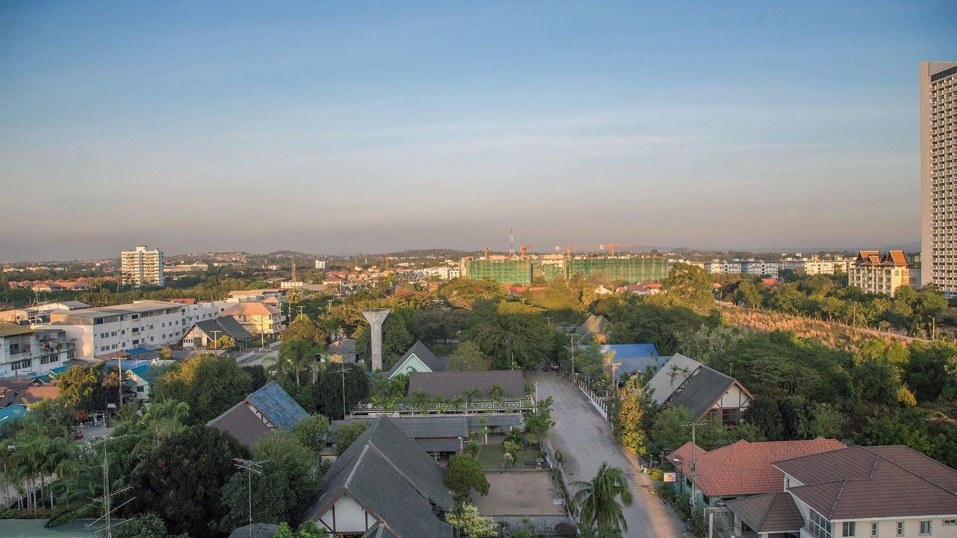 R-con Rest Sea โรงแรม Pattaya