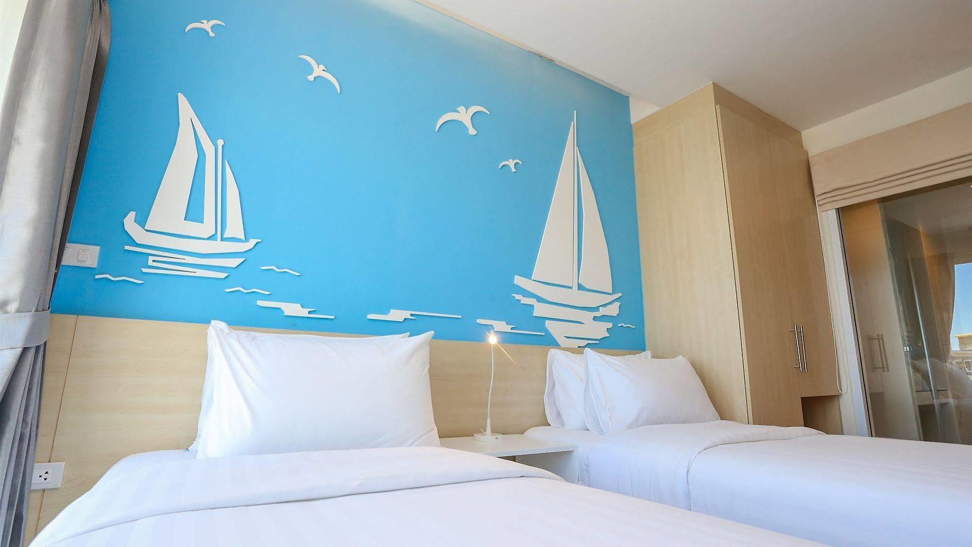 R-con Rest Sea โรงแรม 3*